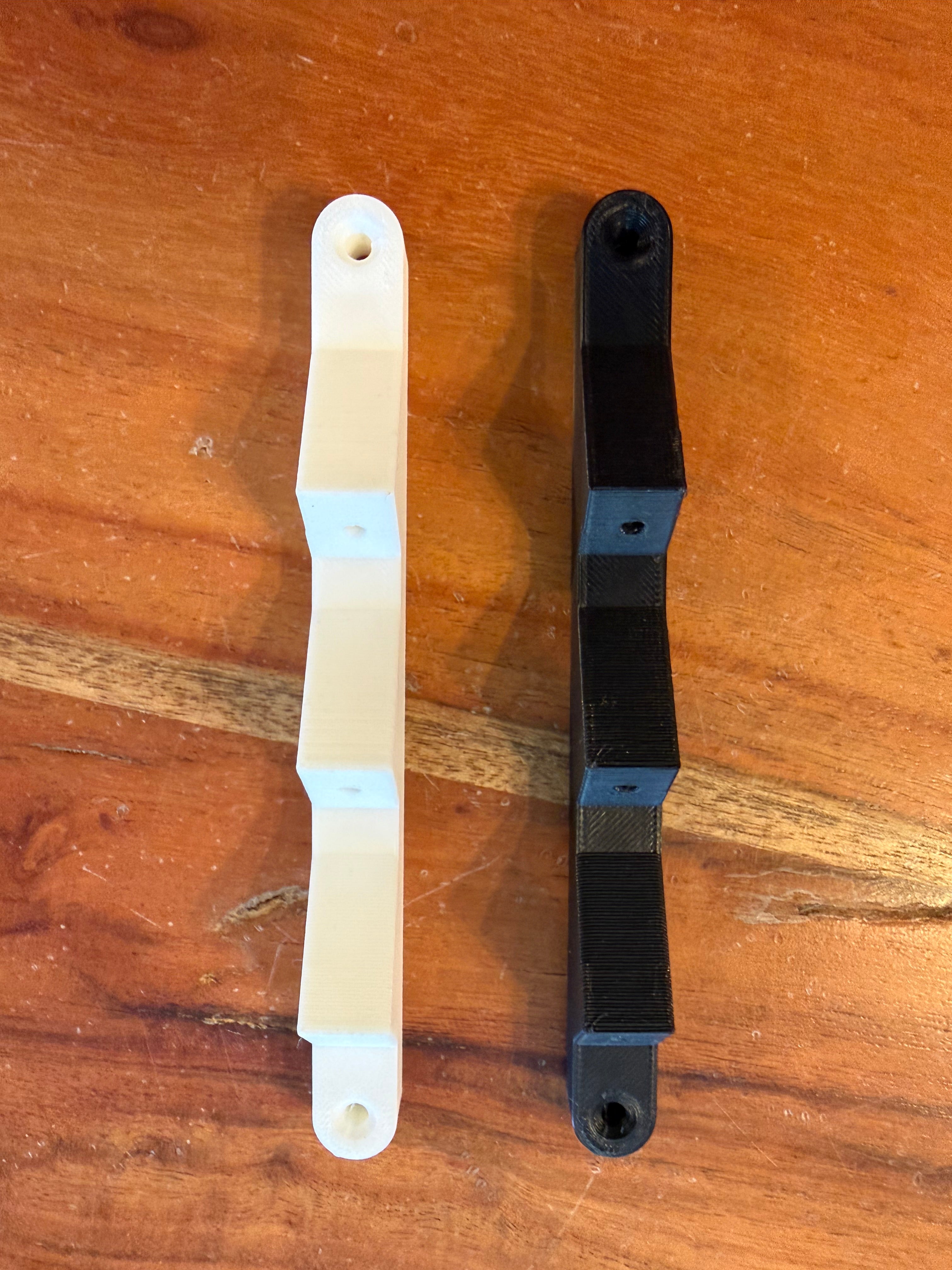 Dart-Halter Aus Holz – Für 3 Pfeile, Wandmontage Oder Tischständer, Mit Tiefen Bohrungen, Braun/schwarz, Inkl. Befestigungsmaterial