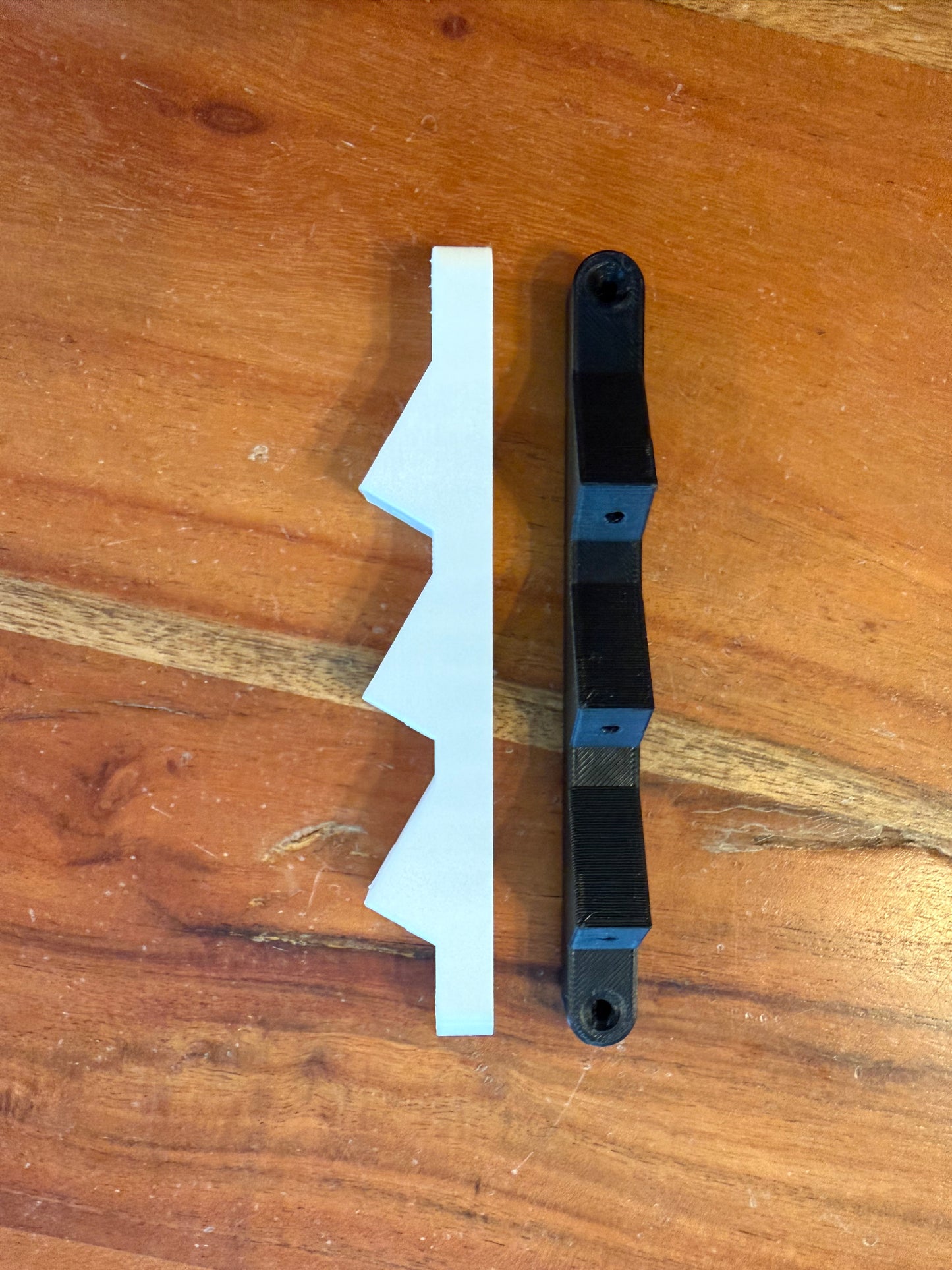 Dart-Halter für Akustikpaneele – für 3 Dartpfeile, kompakt & modern